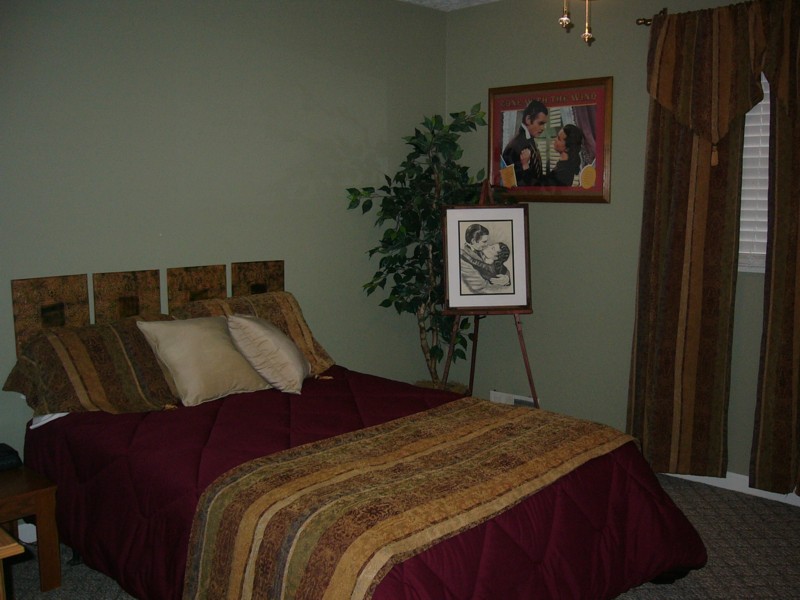 Guestroom 1.JPG